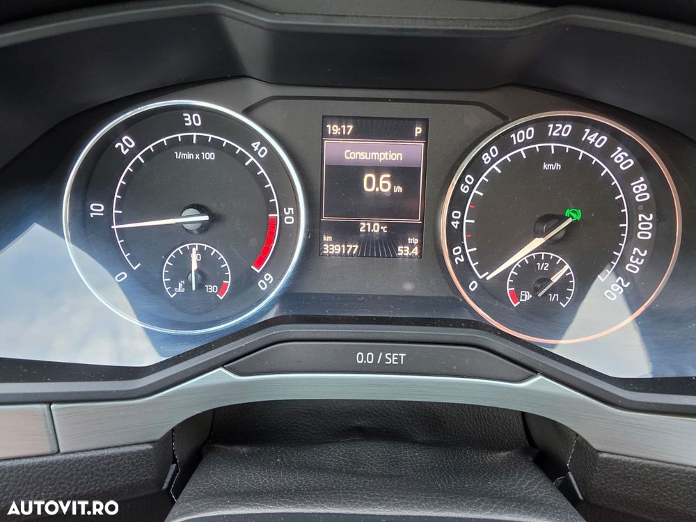Skoda Superb 2.0 TDI DSG Ambition - 7