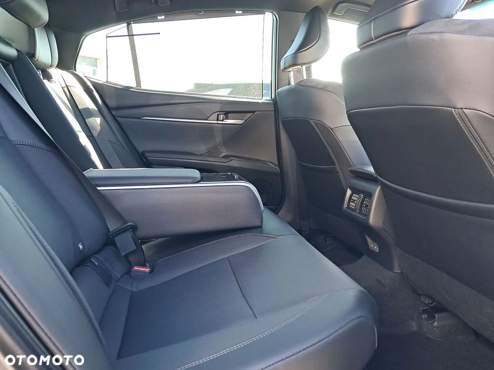 Toyota Camry 2.5 Hybrid Dynamic Force Executive e-CVT - 26