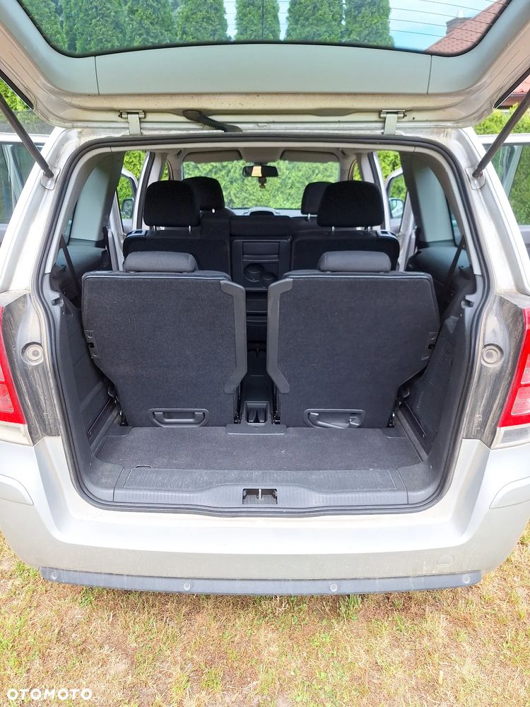 Opel Zafira 1.8 Cosmo EU5 - 9