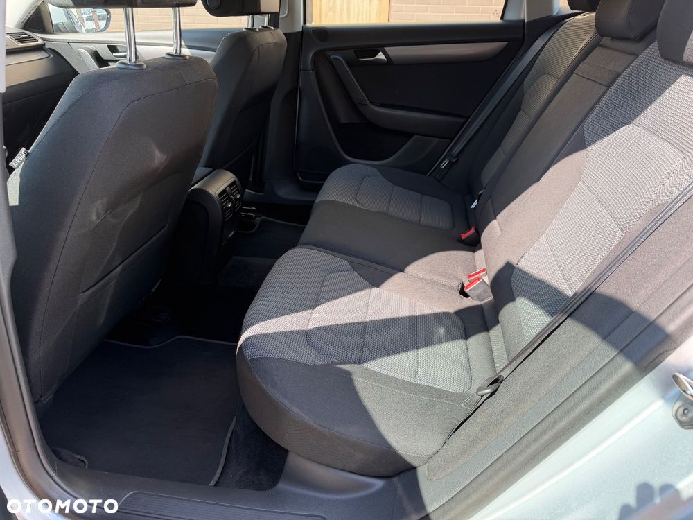 Volkswagen Passat Variant 2.0 Blue TDI SCR Trendline - 26