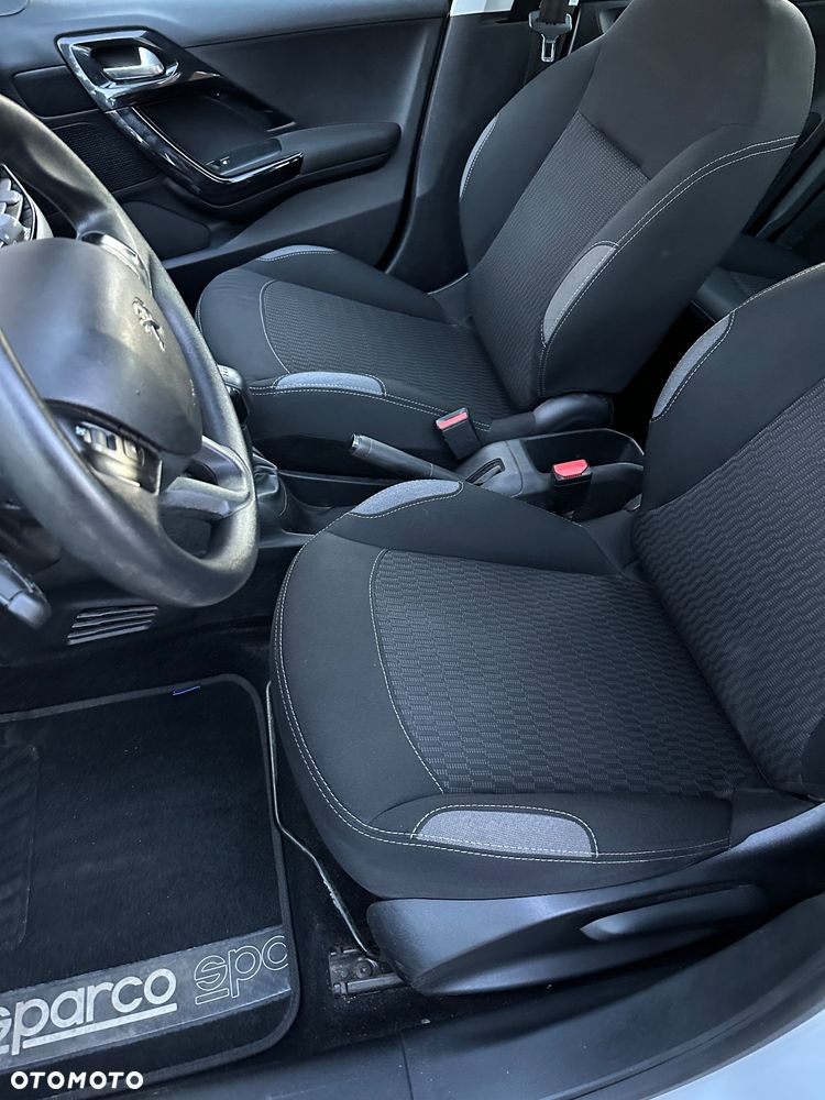 Peugeot 208 1.6 BlueHDi Active - 11