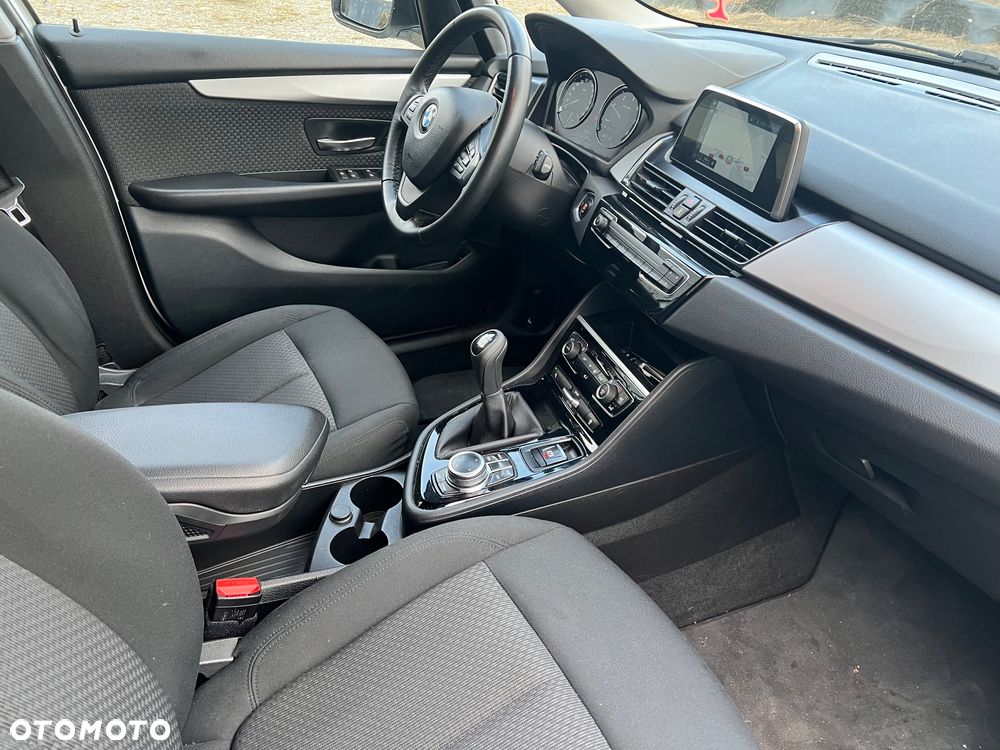 BMW Seria 2 216d Sport Line - 17
