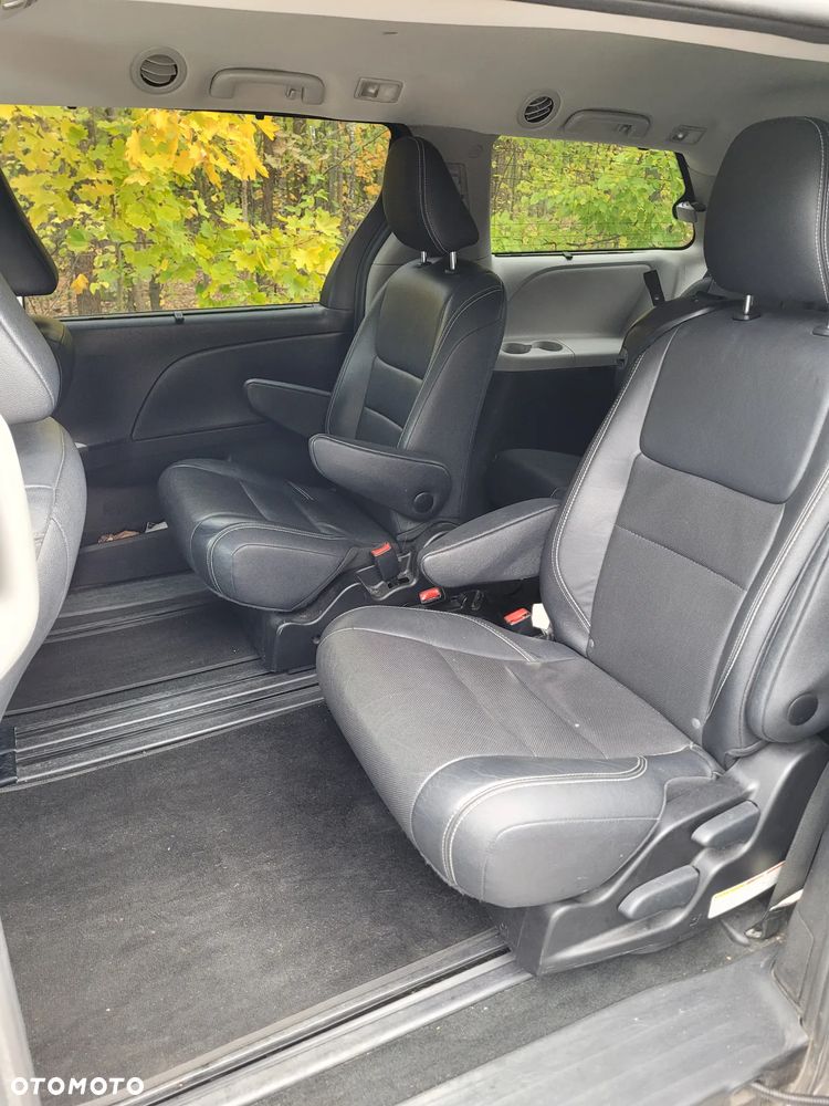 Toyota Sienna 3.5 V6 SE - 6