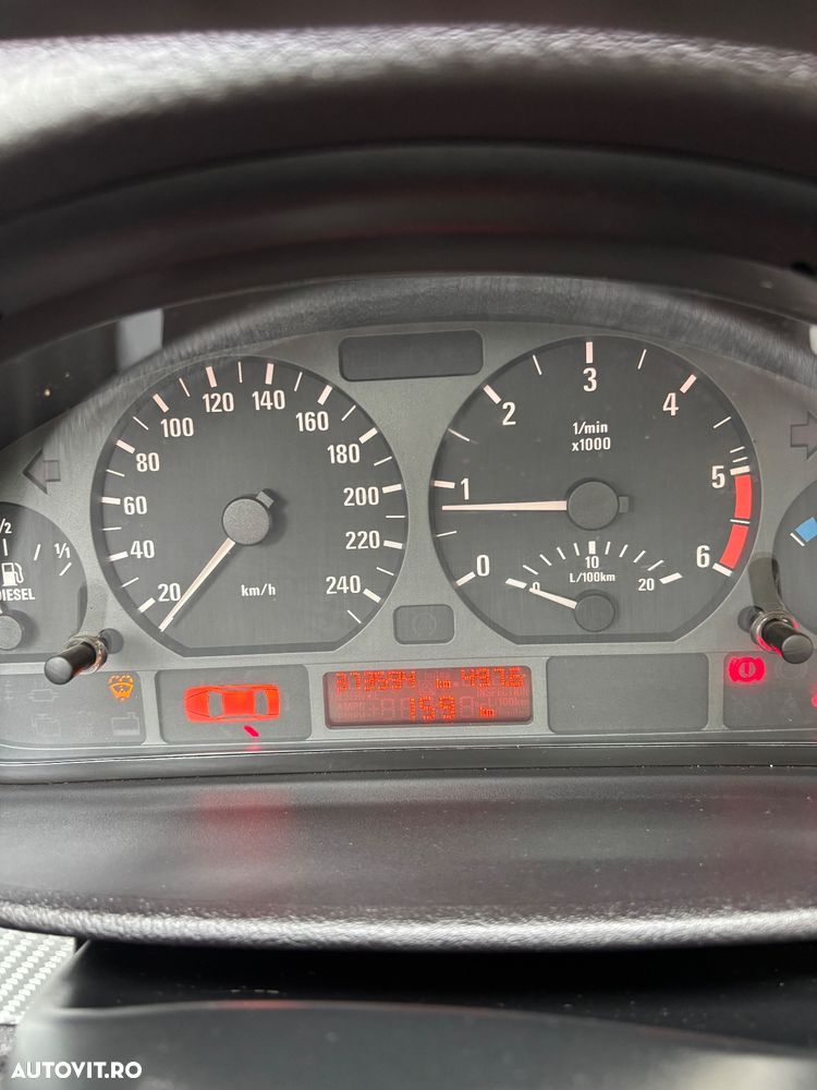 BMW Seria 3 320td compact - 8