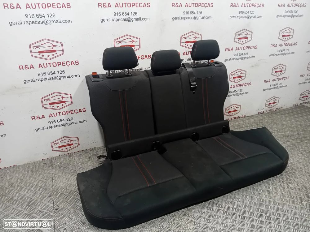 Conjunto de Bancos BMW Série 1 F20 LCI Sport em Tecido Costuras Vermelhas Original - 5