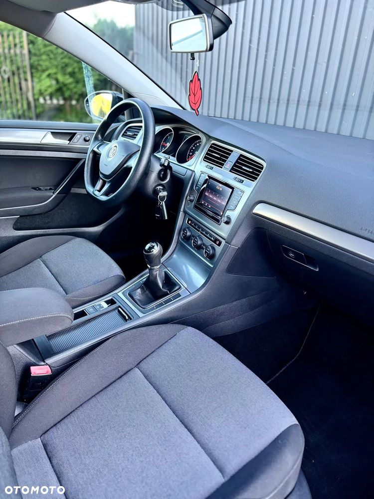 Volkswagen Golf 1.6 TDI DPF BlueMotion Technology Team - 21