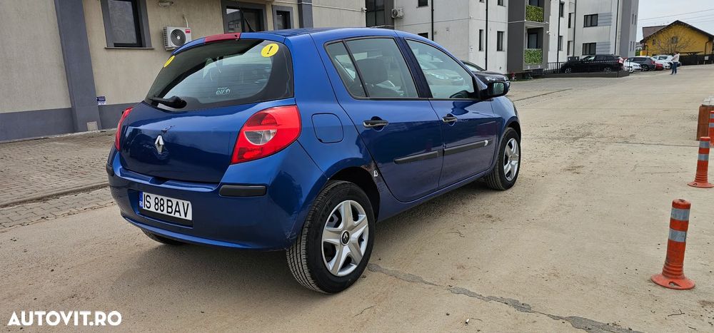 Renault Clio III 1.4 Privilege - 5