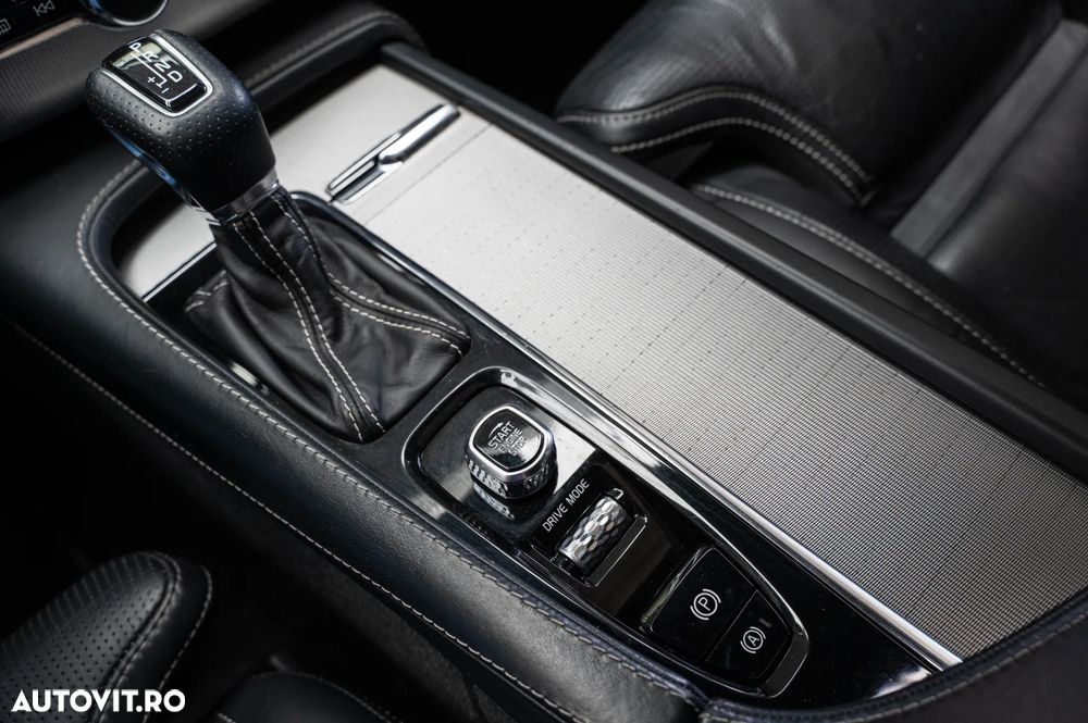Volvo XC 90 D5 AWD Geartronic RDesign - 14