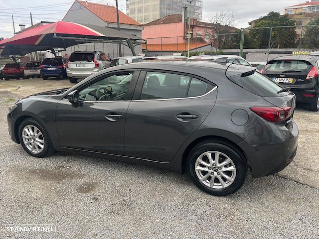 Mazda 3 1.5 Sky-D Evolve HS Navi - 2