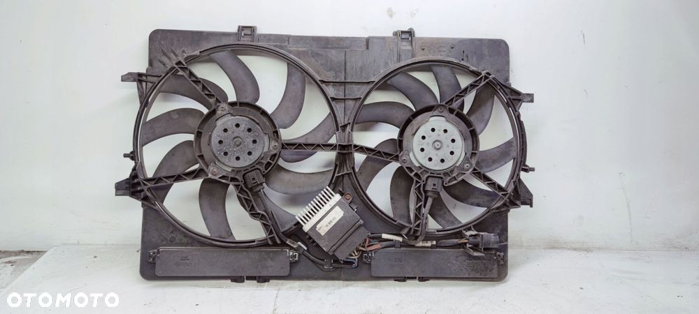 WENTYLATORY + OBUDOWA AUDI Q5 A4 A5 8K0121003M OK