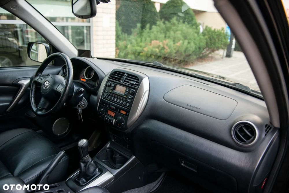 Toyota RAV4 4x4 Sol - 23