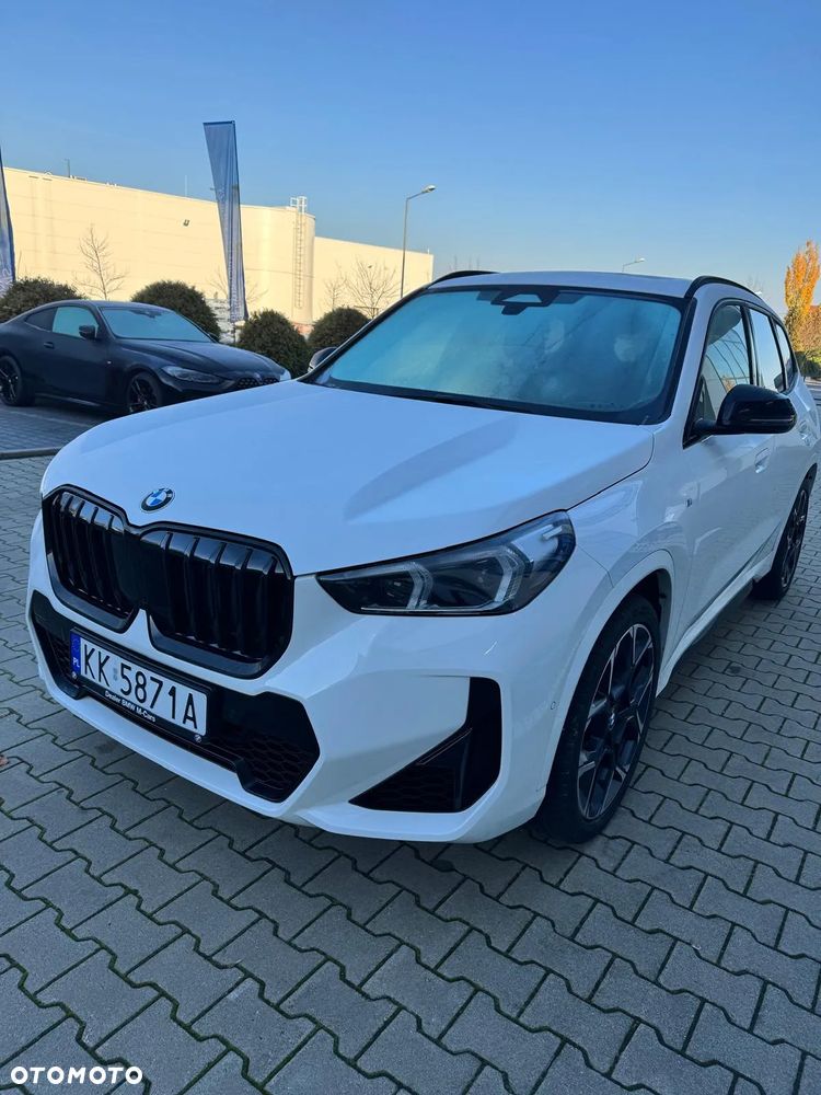 BMW X1 xDrive23i mHEV - 11