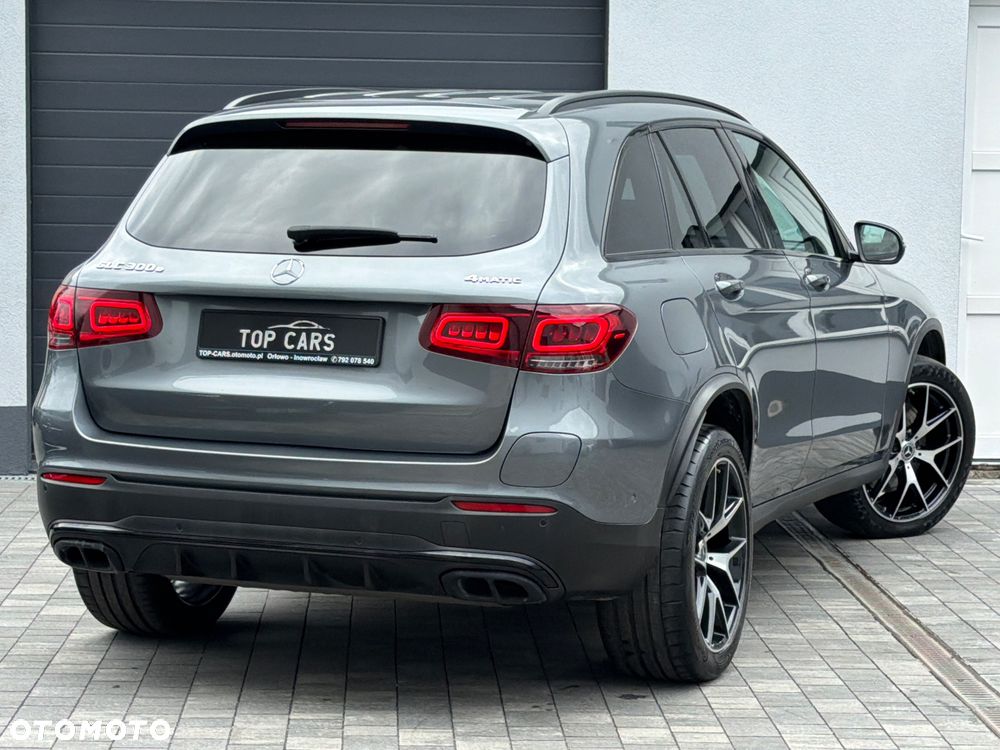 Mercedes-Benz GLC 300 e 4Matic 9G-TRONIC Edition AMG Line - 29