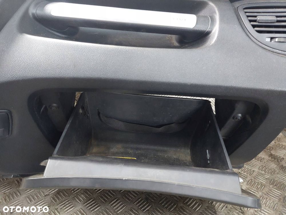 KOKPIT DESKA ROZDZIELCZA KIA SPORTAGE II - 8