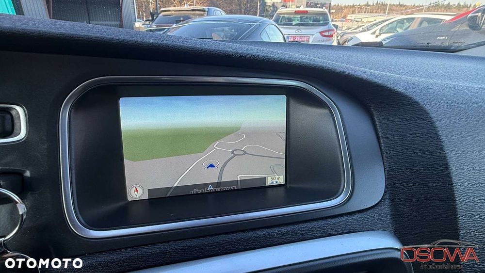 Volvo V40 - 18