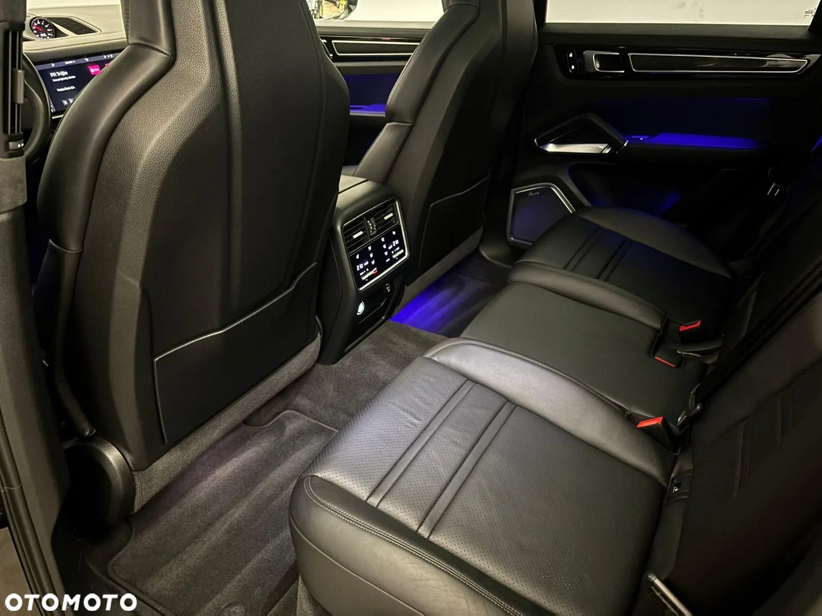 Porsche Cayenne Turbo - 12