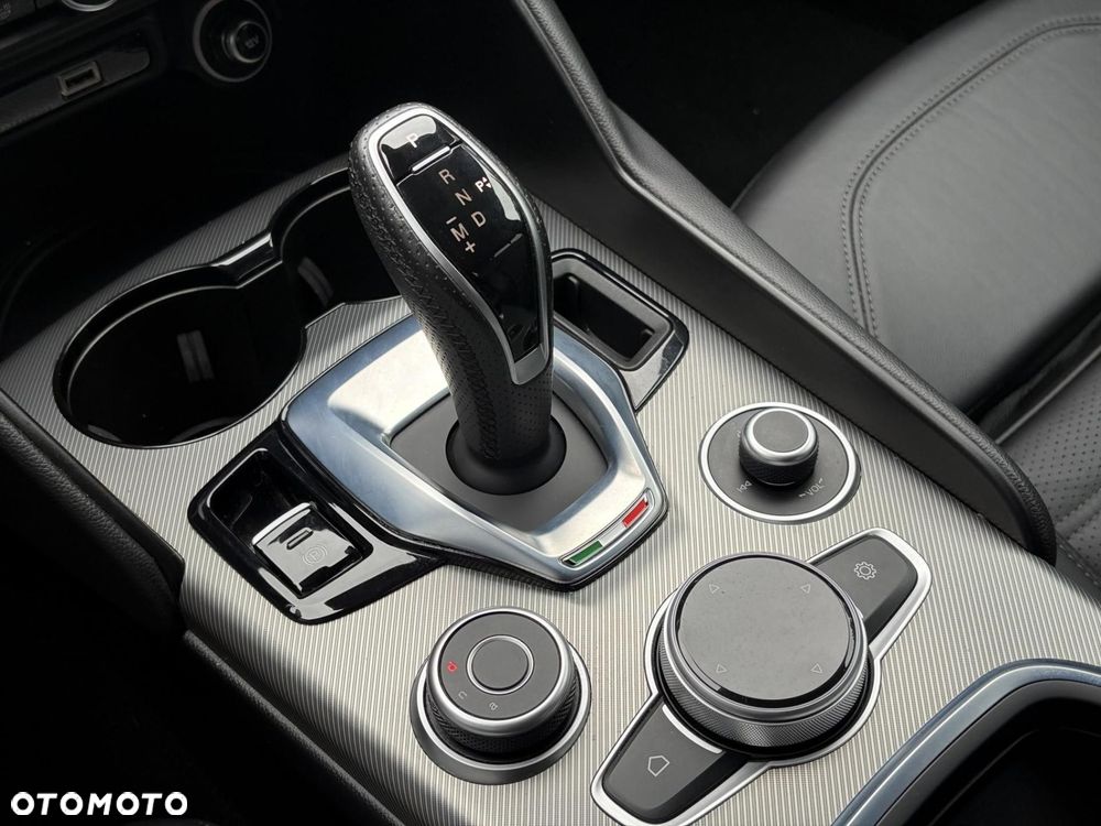 Alfa Romeo Giulia - 18