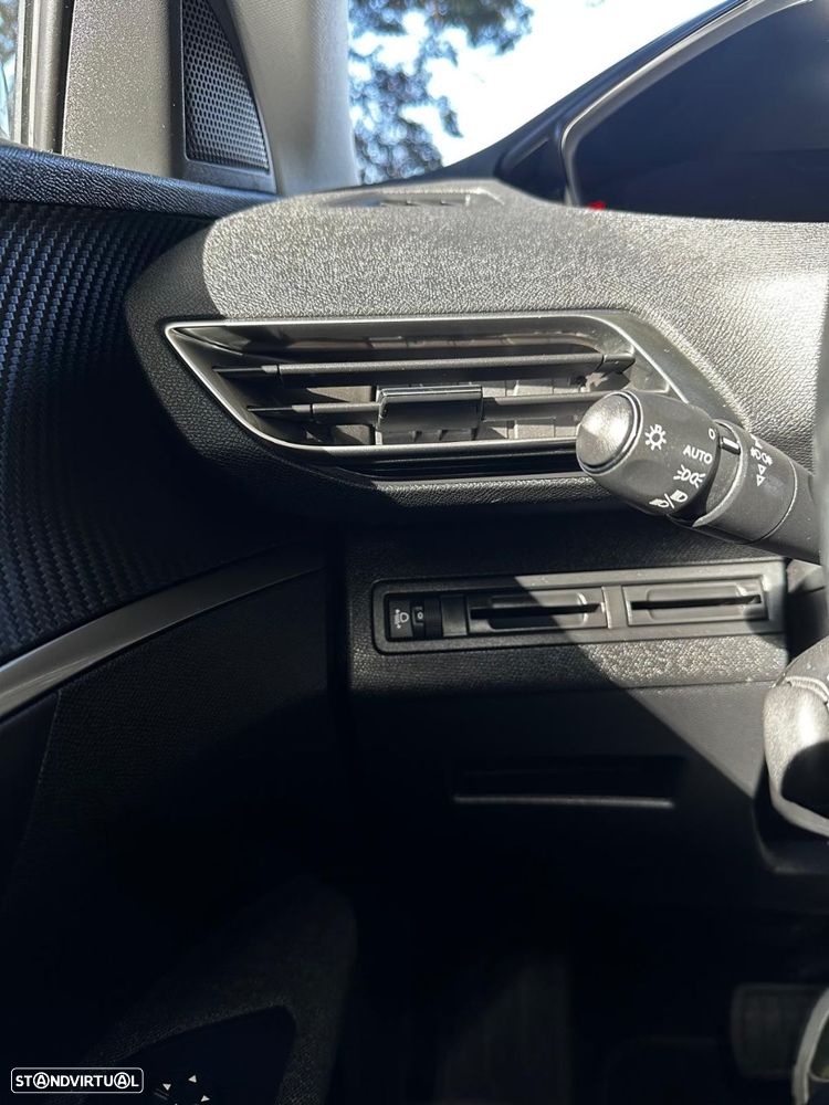 Peugeot 3008 1.2 PureTech Allure Pack EAT8 - 30