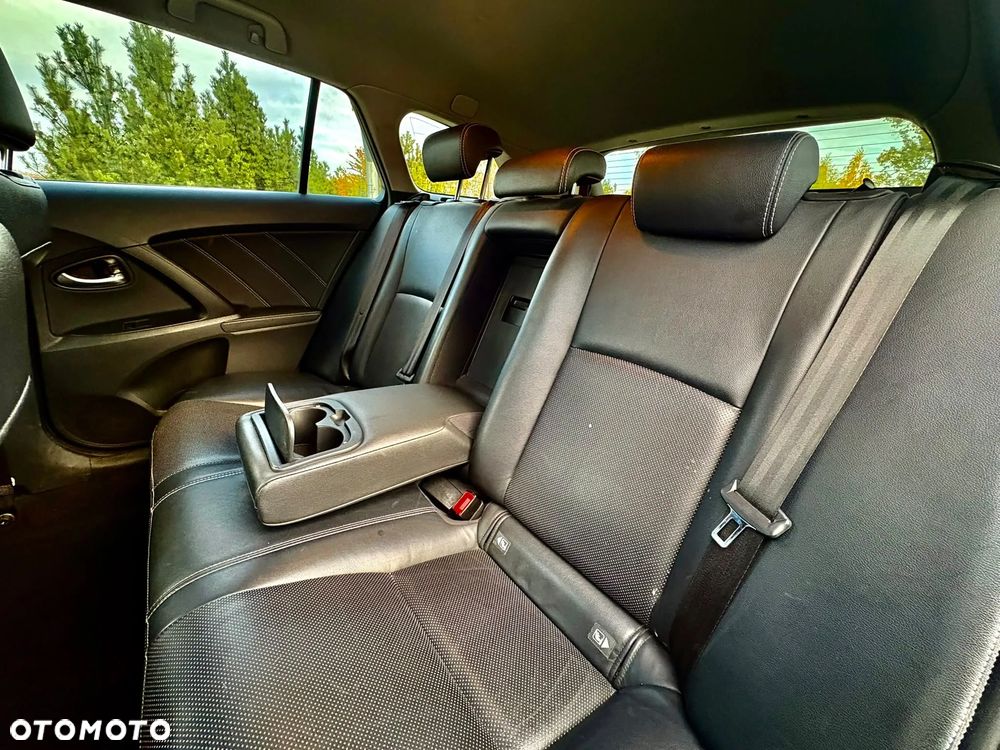 Toyota Avensis - 6