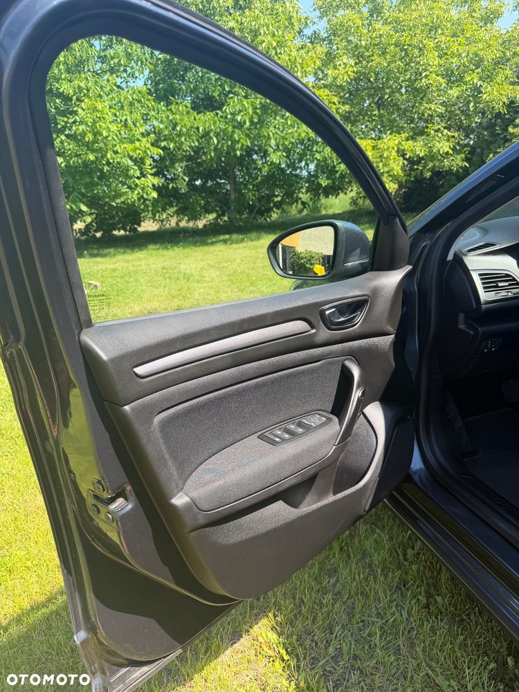 Renault Megane 1.5 Blue dCi Evolution EDC - 11