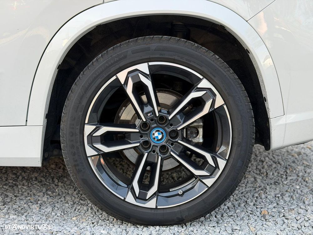 BMW iX1 xDrive30 M Sport Pack - 20