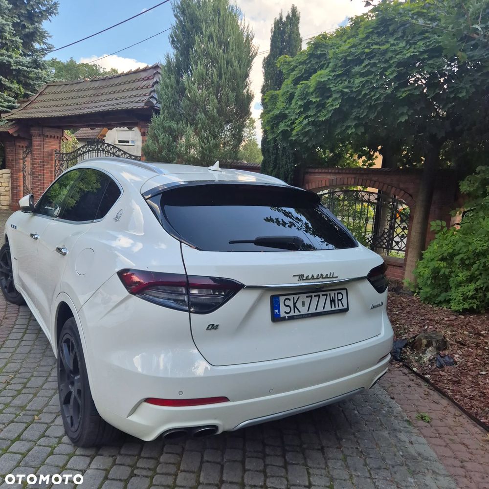 Maserati Levante - 3