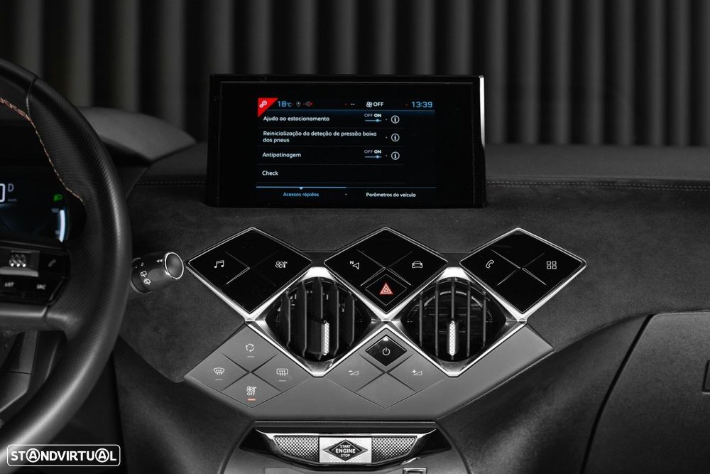 DS DS3 Crossback E-TENSE PERFORMANCE LINE - 28