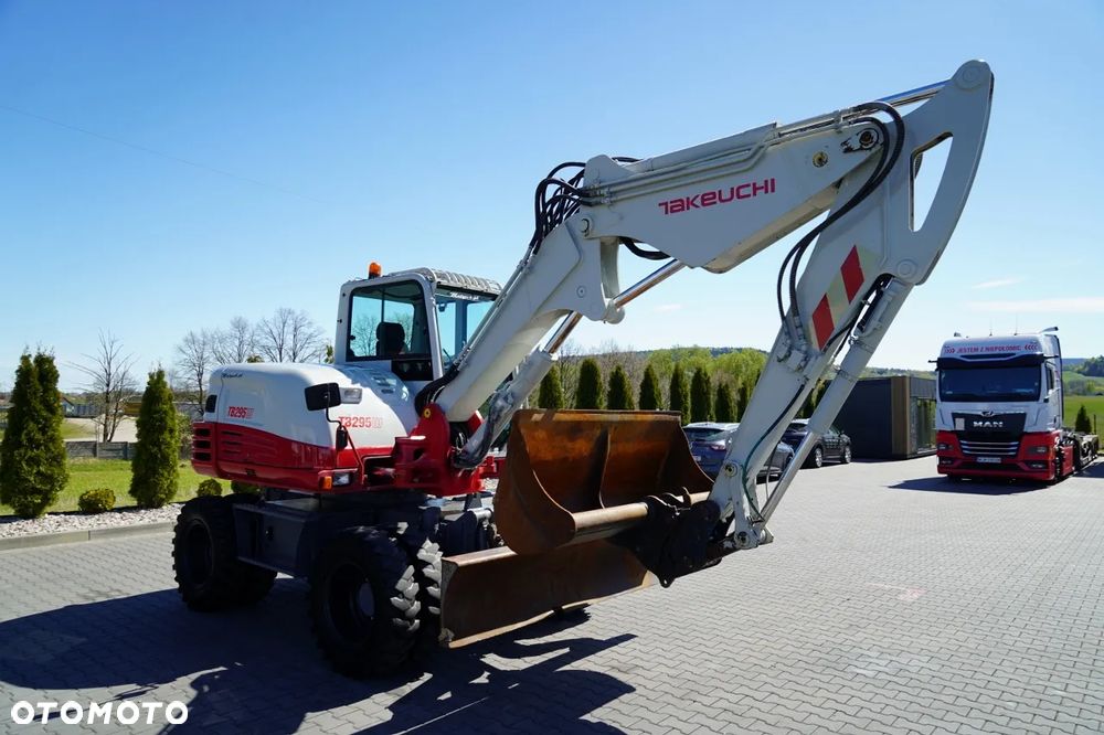 Takeuchi TB 295 W / KOPARKA KOŁOWA / 2016 ROK / - 16