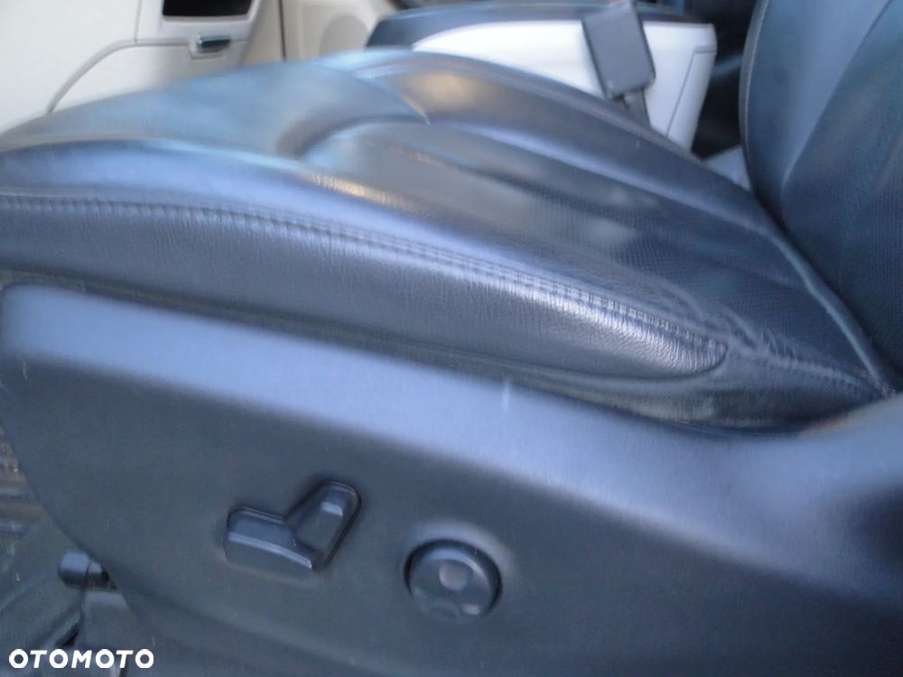 Chrysler Pacifica - 26