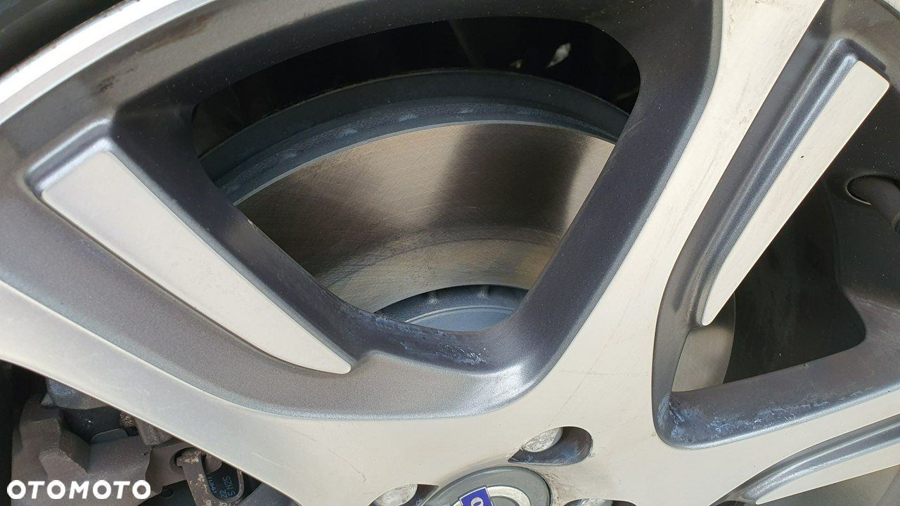 Volvo XC 60 - 41
