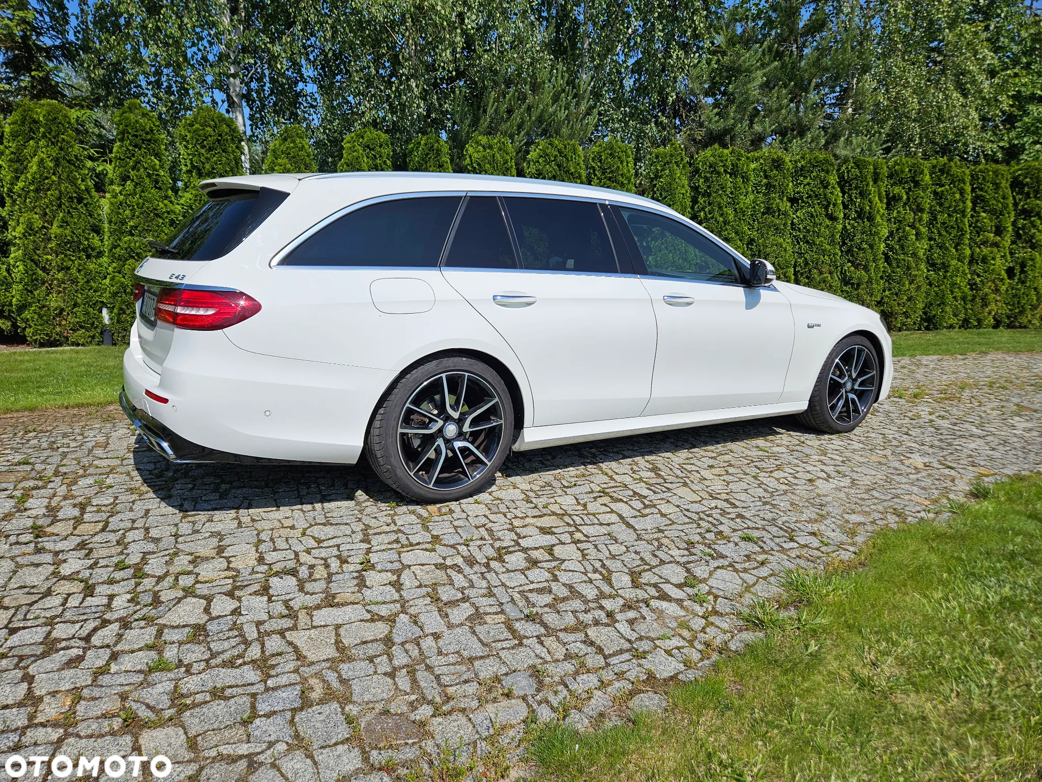 Mercedes-Benz Klasa E 220 d T 9G-TRONIC AMG Line - 4