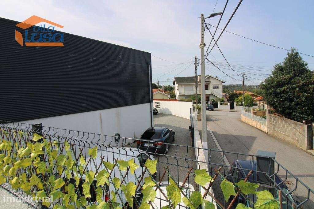 Arrendamento loja com armazém neste momento esta bazio  Centro do O... - Grande imagem: 2/27