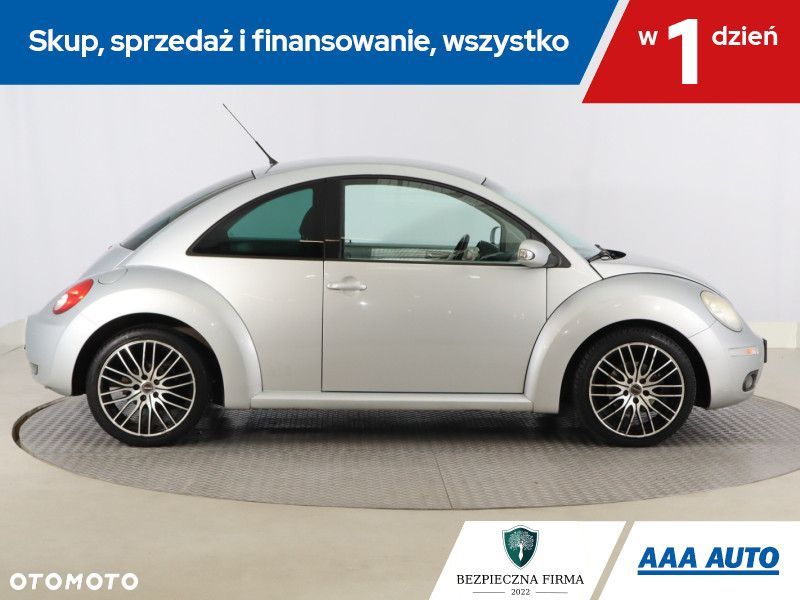 Volkswagen New Beetle - 7