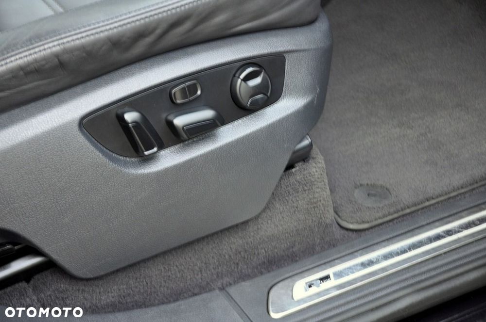 Volkswagen Touareg - 19