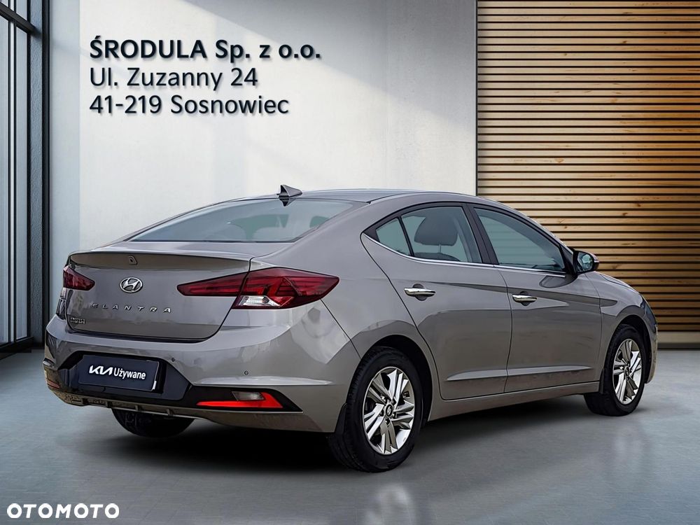 Hyundai Elantra 1.6 Comfort - 5