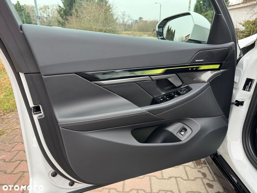 BMW Seria 5 520d - 39