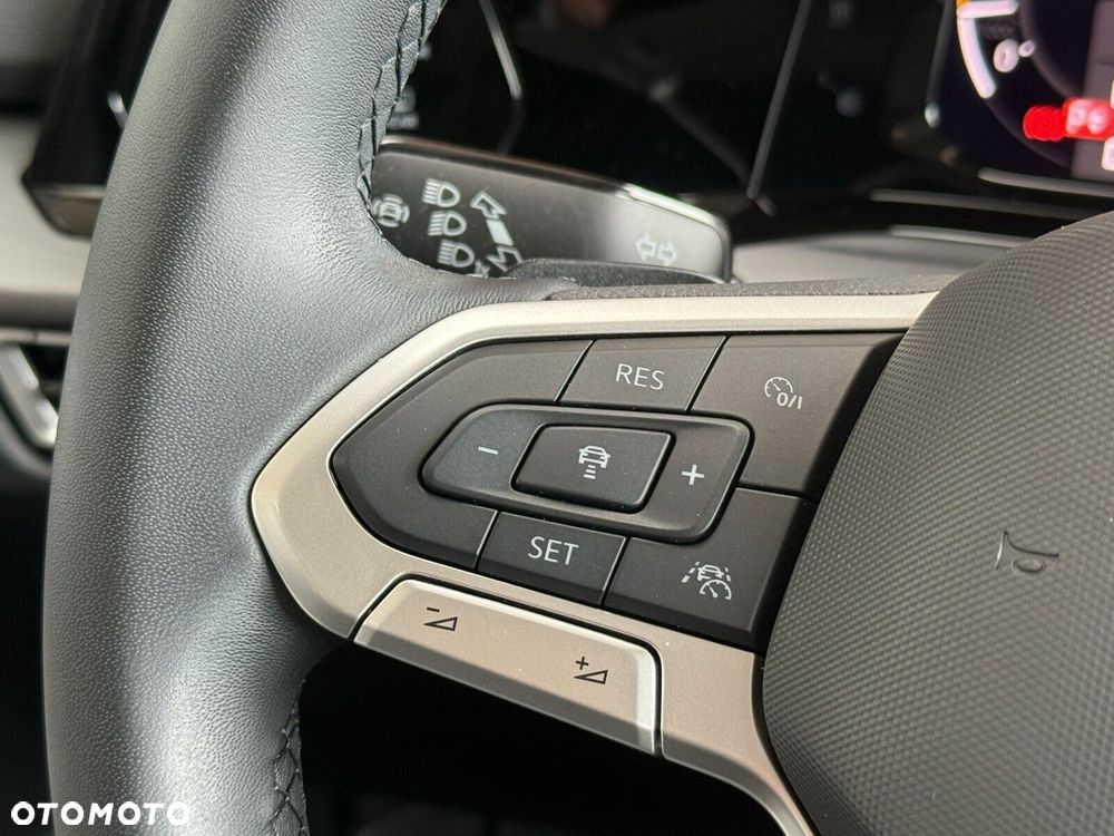 Volkswagen Golf 1.5 eTSI EVO Style DSG - 18