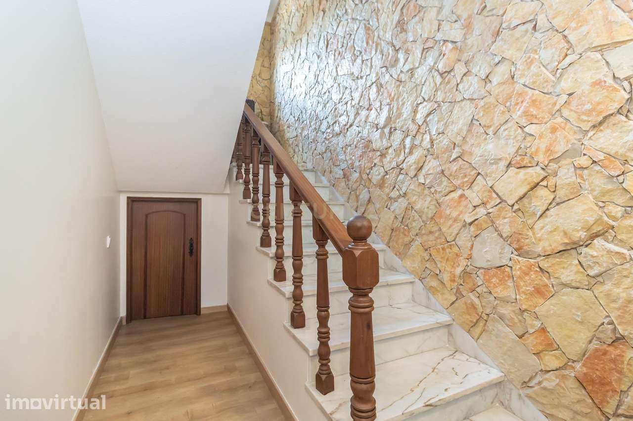 Moradia T6 Totalmente Renovada em Palmela junto ao St. Peter's - Grande imagem: 3/53