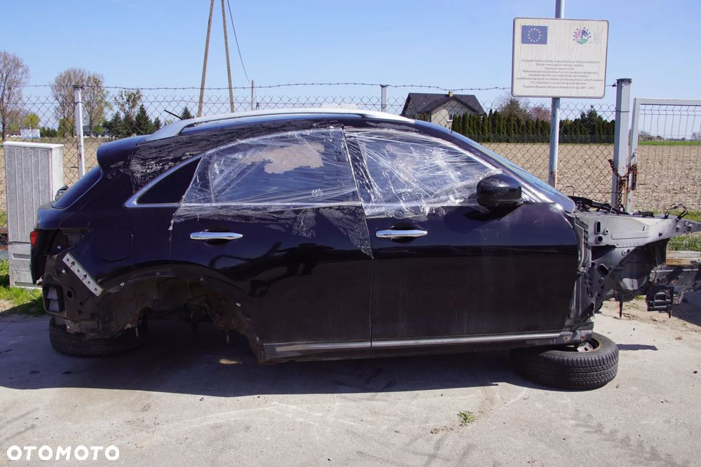 Auto na części - Infiniti FX30d S II 3.0 D 238 KM V9X RE7R01A GAC 2013R Silnik Skrzynia Zderzak Drzwi Klapa Lampa Relingi Szyby Lusterko Klamka Deska Kokpit Sterownik Moduł Czujnik Licznik Wyświetlacz Panel Kierownica - 3