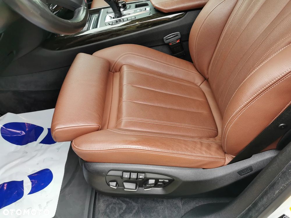 BMW X5 xDrive35i - 17