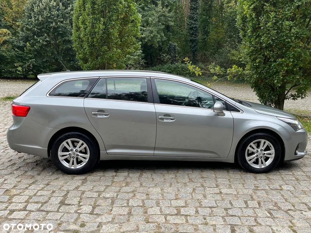 Toyota Avensis 2.0 D-4D Luna - 8