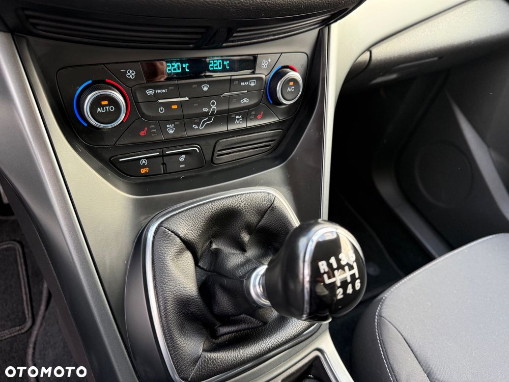 Ford Kuga 1.5 EcoBoost 2x4 Titanium - 17