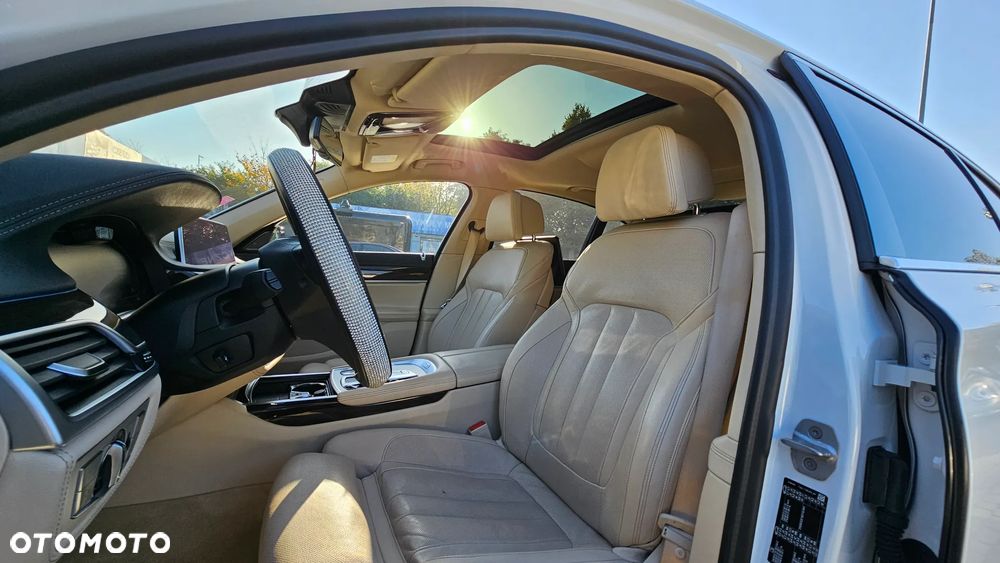 BMW Seria 7 730d xDrive - 26