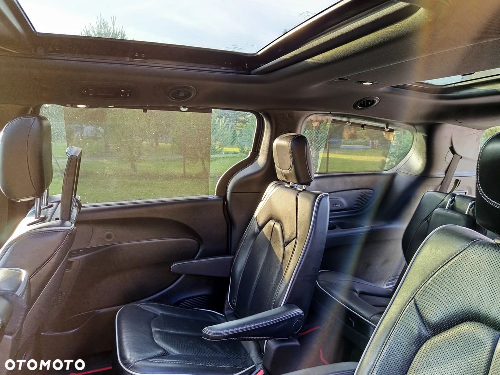 Chrysler Pacifica - 13
