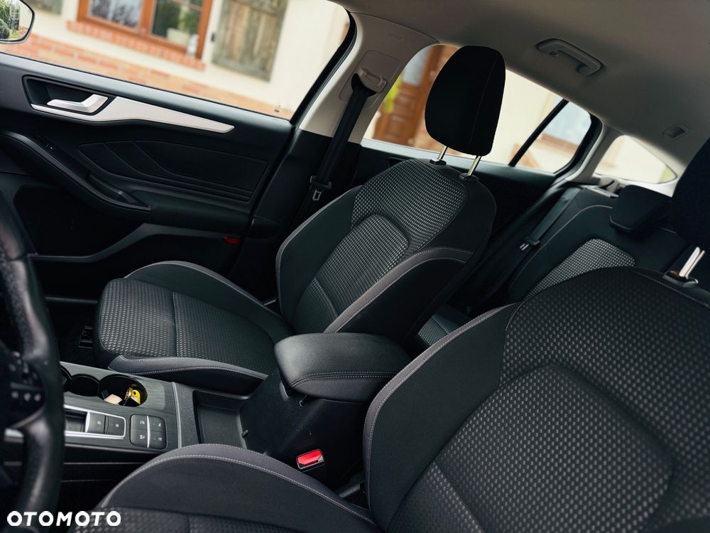 Ford Focus 1.5 EcoBlue Start-Stopp-System TITANIUM DESIGN - 11