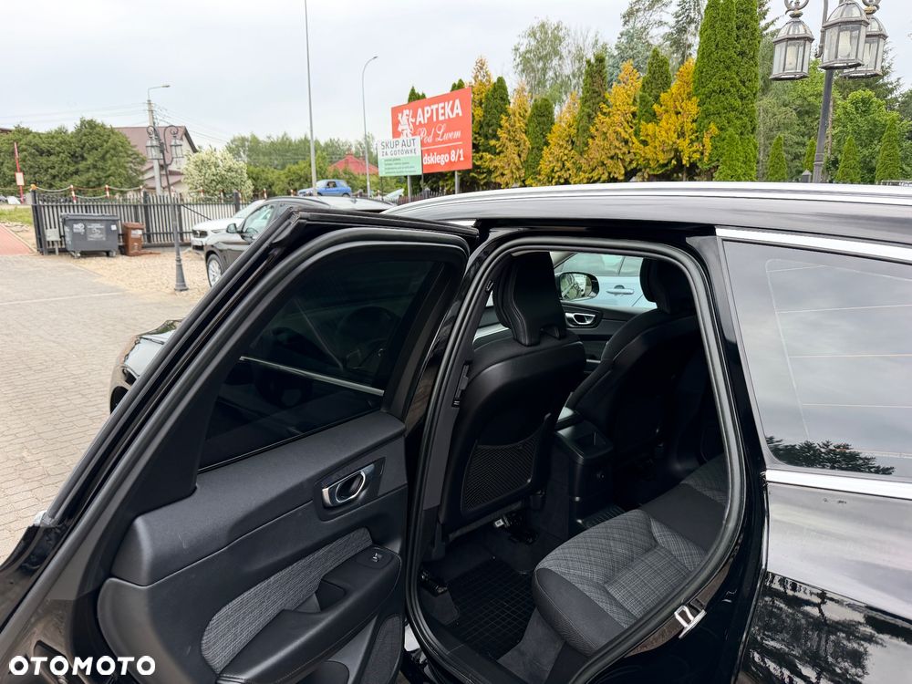 Volvo XC 60 T6 Plug-In Hybrid AWD Core - 8