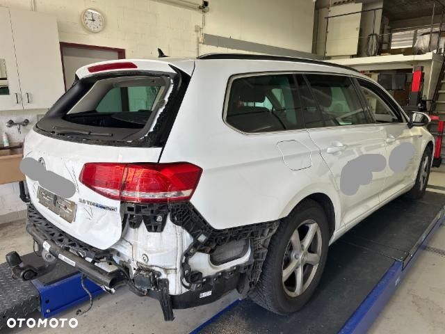 Volkswagen Passat Variant 2.0 TDI DSG (BlueMotion Technology) Trendline - 6