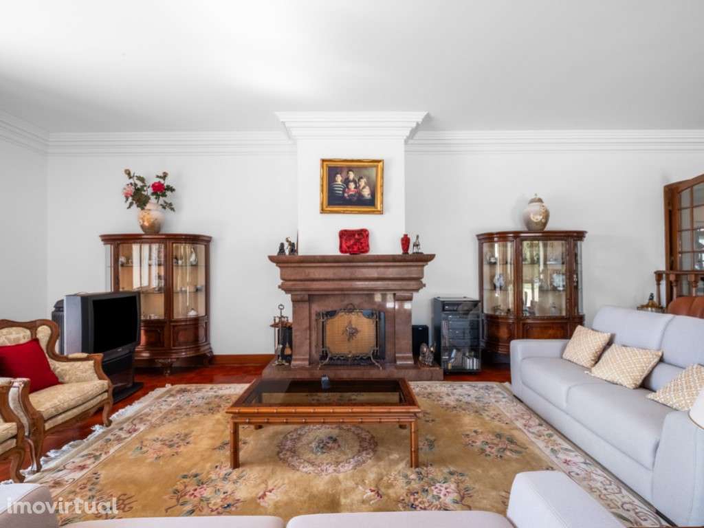 Moradia única e imponente com 640m2 a 10min da Praia do Magoito! - Grande imagem: 4/25