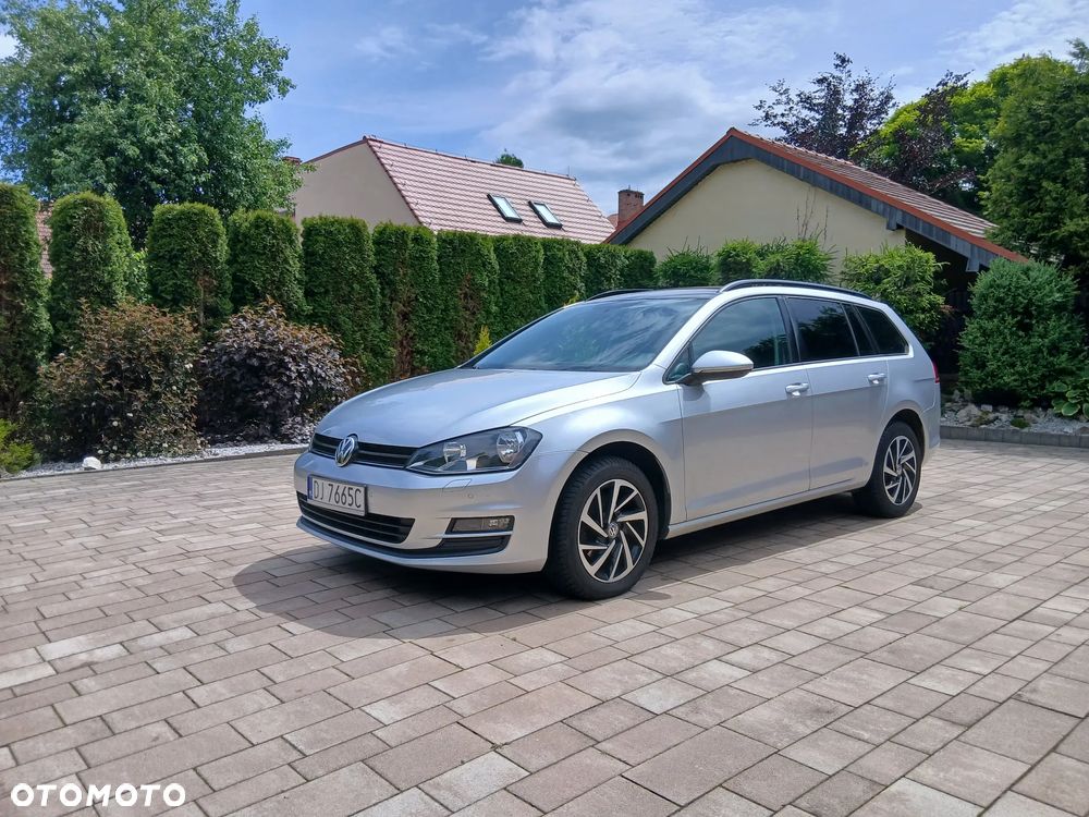 Volkswagen Golf - 1