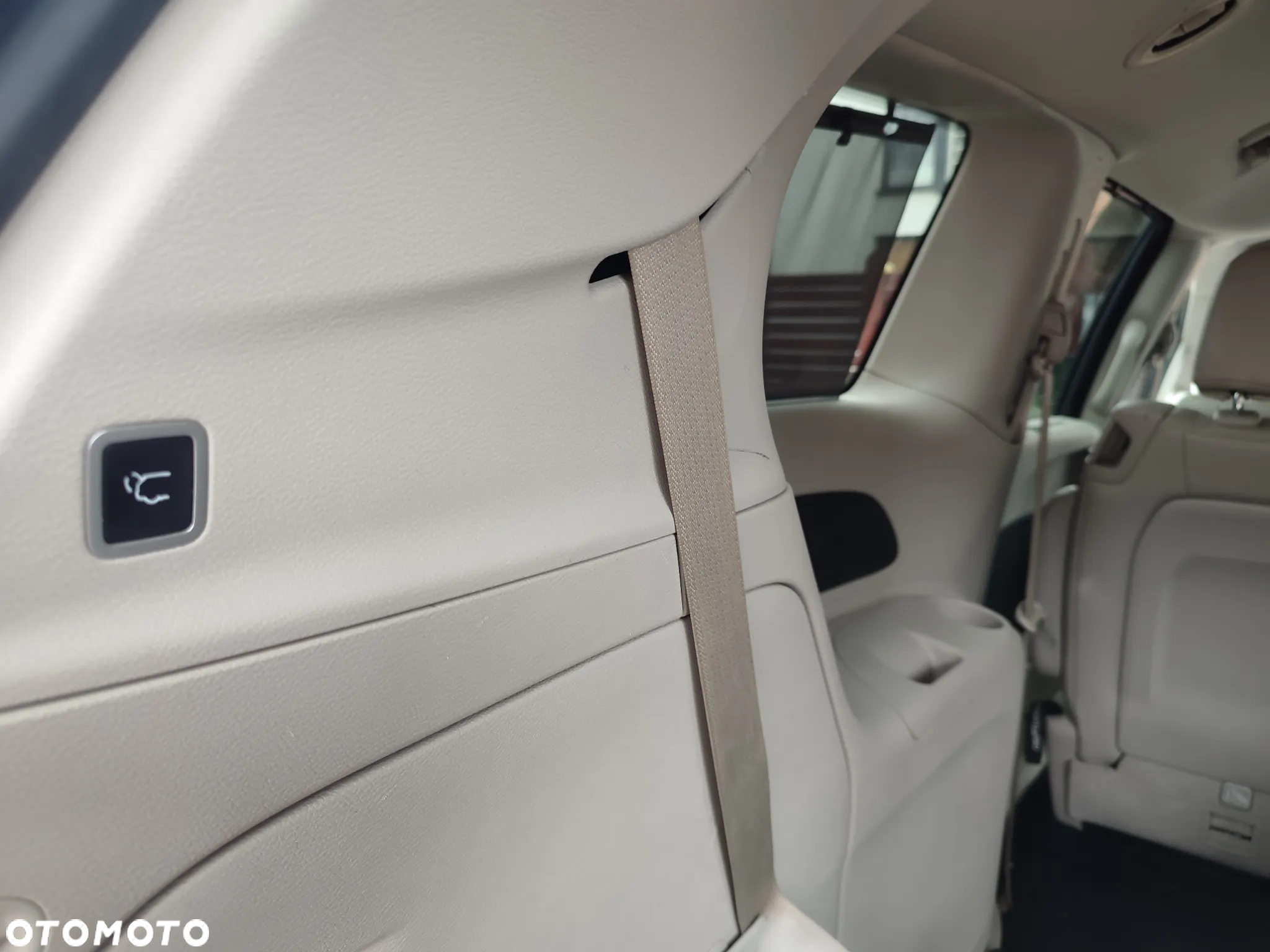 Chrysler Pacifica - 16